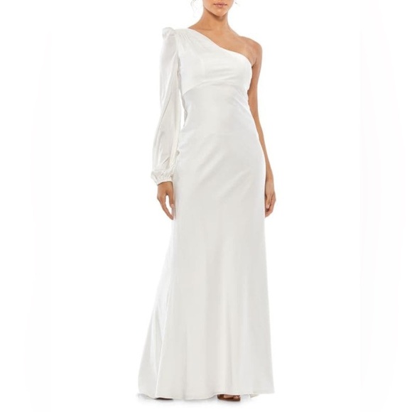 MAC DUGGAL
Satin One-Shoulder Gown (D3) - Picture 2 of 5